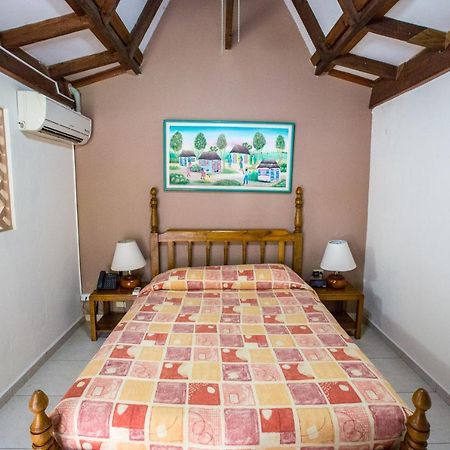 Moulin Sur Mer Beach Resort 몽트루이 외부 사진