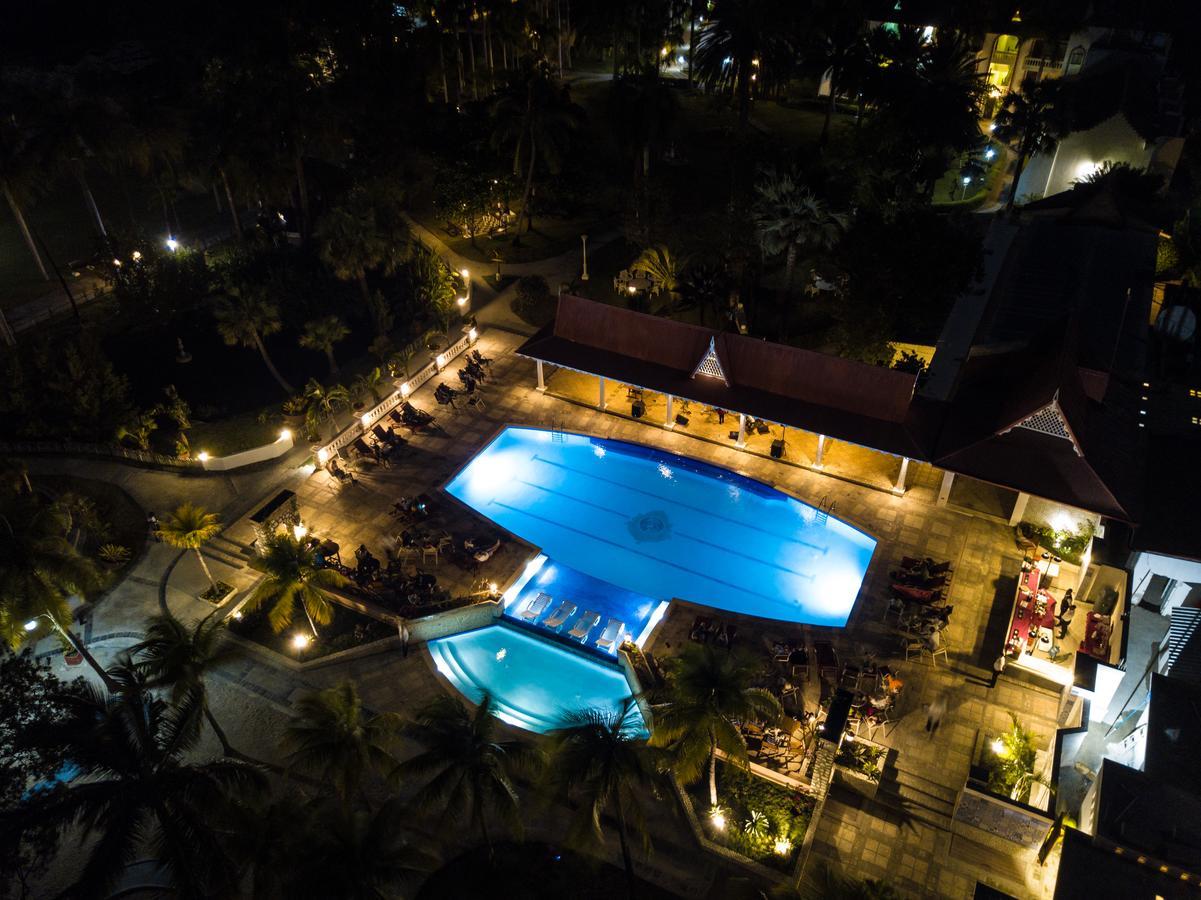 Moulin Sur Mer Beach Resort 몽트루이 외부 사진