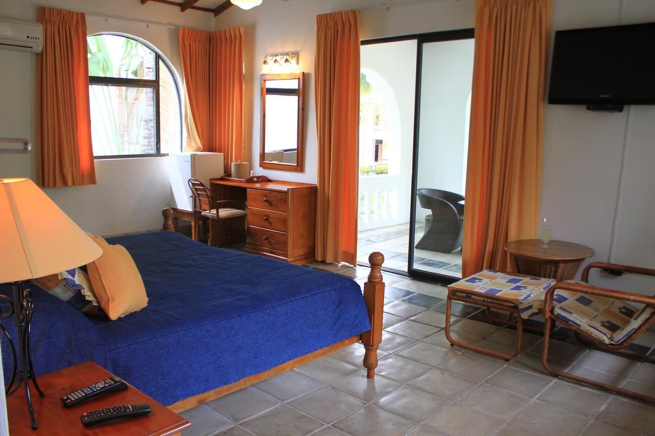Moulin Sur Mer Beach Resort 몽트루이 외부 사진
